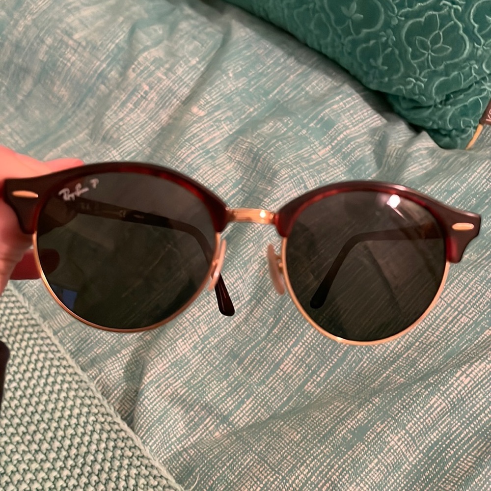Ray ban polarized Rb4246 clubround classic